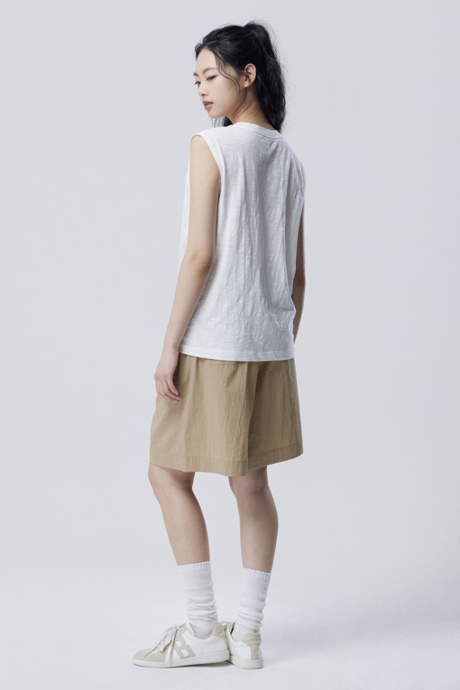 https://img.benettonmall.com/PARTS/KB/26S/BATSF6631WH_MB_D1.jpg