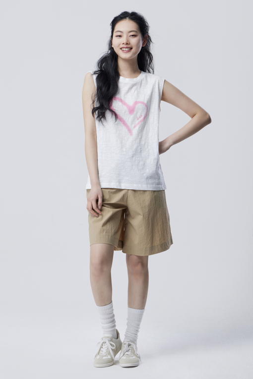 https://img.benettonmall.com/PARTS/KB/26S/BATSF6631WH_MB_D5.jpg