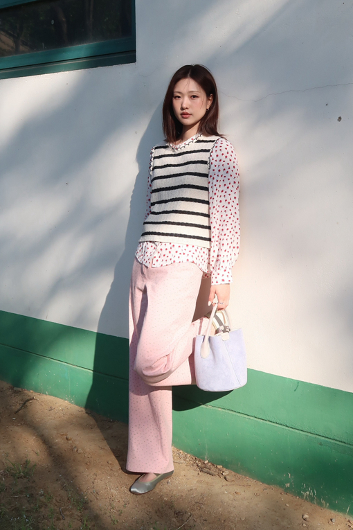 https://img.benettonmall.com/PARTS/KB/26S/BATSH1631IV_MB_D2.jpg
