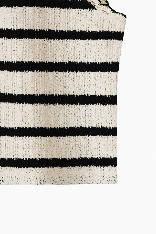 https://img.benettonmall.com/PARTS/KB/26S/BATSH1631IV_MB_D7.jpg