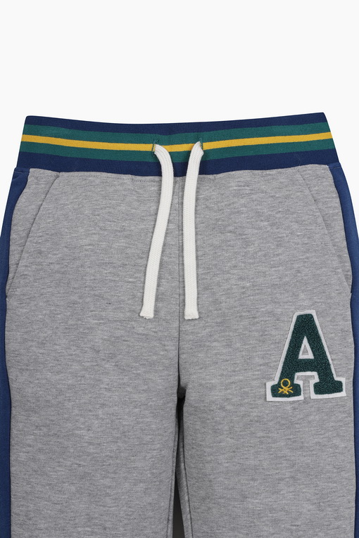 https://img.benettonmall.com/PARTS/KO/24F/32N4CF056MG_MB_D2.jpg
