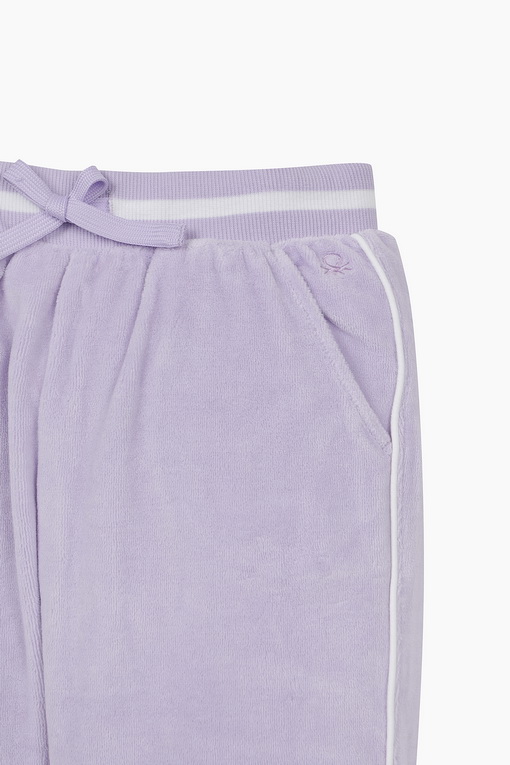 https://img.benettonmall.com/PARTS/KO/24F/3UK0CF057VO_MB_D3.jpg