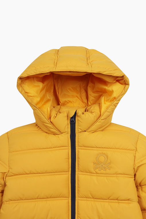 https://img.benettonmall.com/PARTS/KO/24F/4WU0CN016YE_MB_D2.jpg