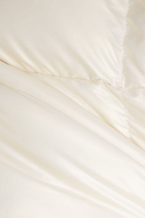 https://img.benettonmall.com/PARTS/KO/24F/QADJ06461IV_MB_D6.jpg