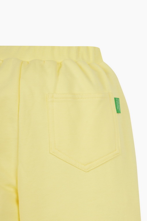 https://img.benettonmall.com/PARTS/KO/24F/QATP01441YE_MB_D3.jpg