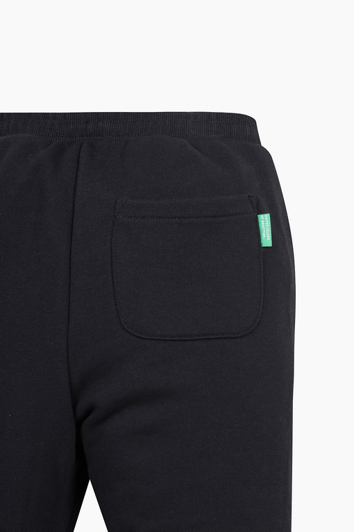 https://img.benettonmall.com/PARTS/KO/24F/QATP04461BK_MB_D3.jpg