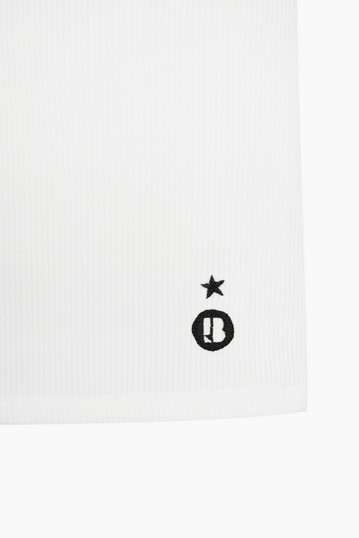 https://img.benettonmall.com/PARTS/KO/24F/QATS04441IV_MB_D3.jpg