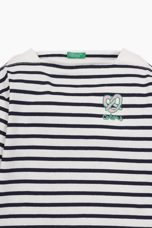 https://img.benettonmall.com/PARTS/KO/24F/QATS07441NY_MB_D2.jpg