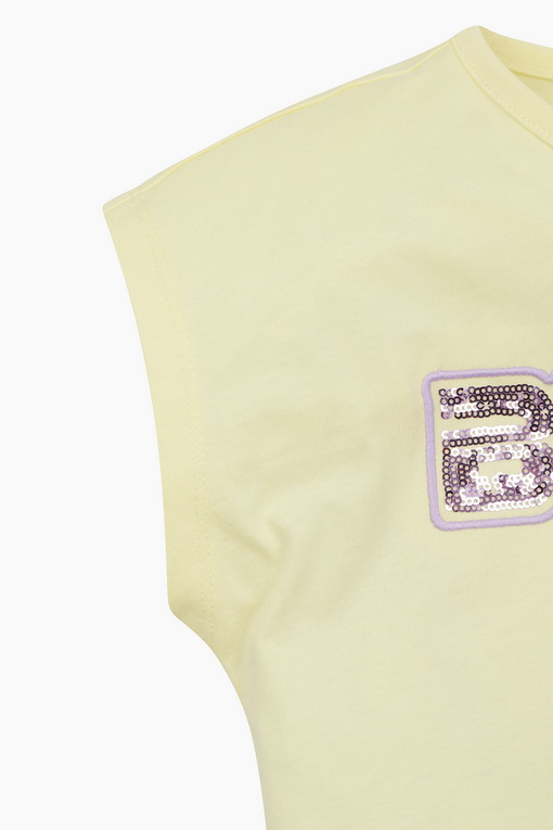 https://img.benettonmall.com/PARTS/KO/24S/3I1XC10J8YE_MB_D3.jpg