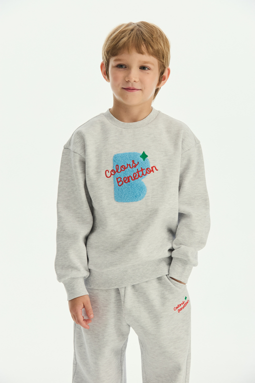 https://img.benettonmall.com/PARTS/KO/25F/QAMT12561MG_MB_D0.jpg