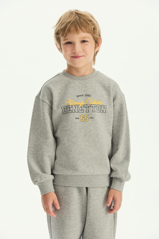 https://img.benettonmall.com/PARTS/KO/25F/QAMT13561MG_MB_D0.jpg