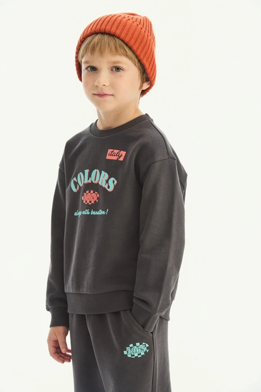 https://img.benettonmall.com/PARTS/KO/25F/QAMT15561CG_MB.jpg