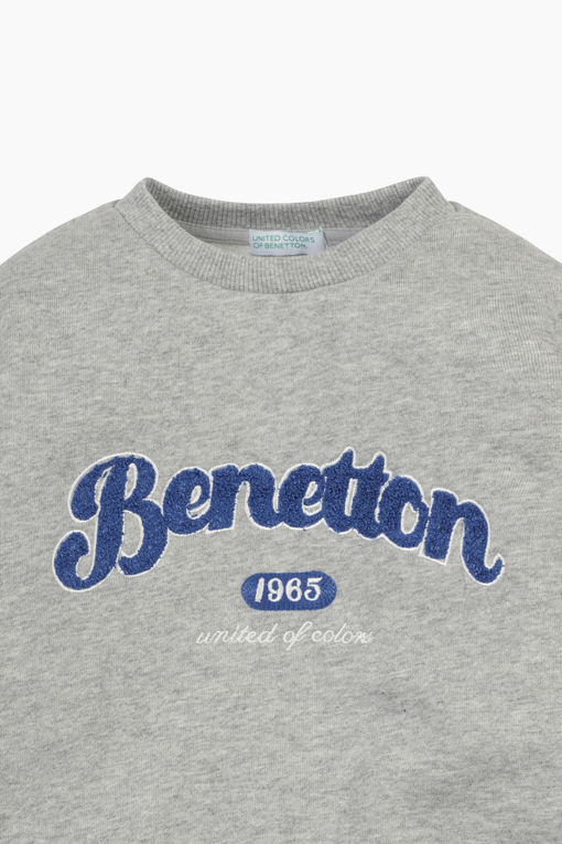 https://img.benettonmall.com/PARTS/KO/25F/QAMT16561MG_MB_D3.jpg