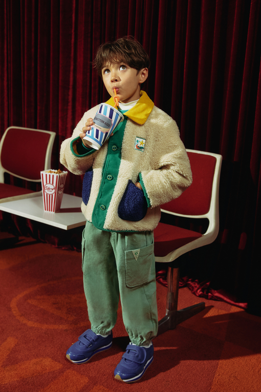 https://img.benettonmall.com/PARTS/KO/25F/QAPT05561MT_MB_D0.jpg