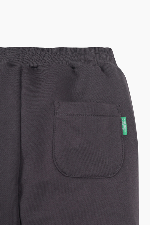https://img.benettonmall.com/PARTS/KO/25F/QATP06561CG_MB_D4.jpg