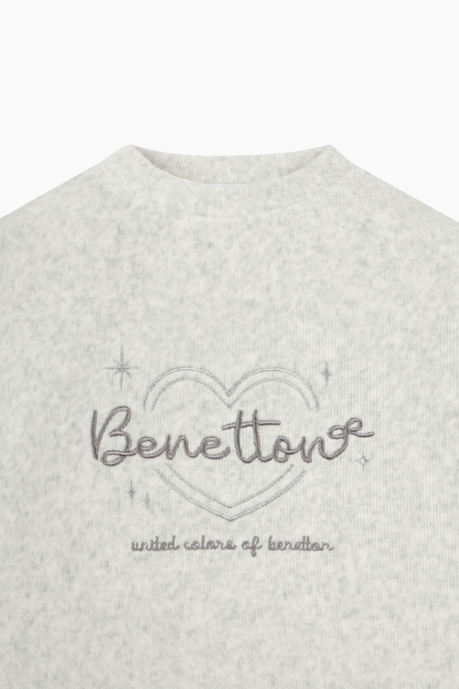 https://img.benettonmall.com/PARTS/KO/25F/QATS13561MG_MB_D3.jpg?