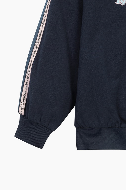 https://img.benettonmall.com/PARTS/KO/25S/QAMT03511NY_MB_D3.jpg