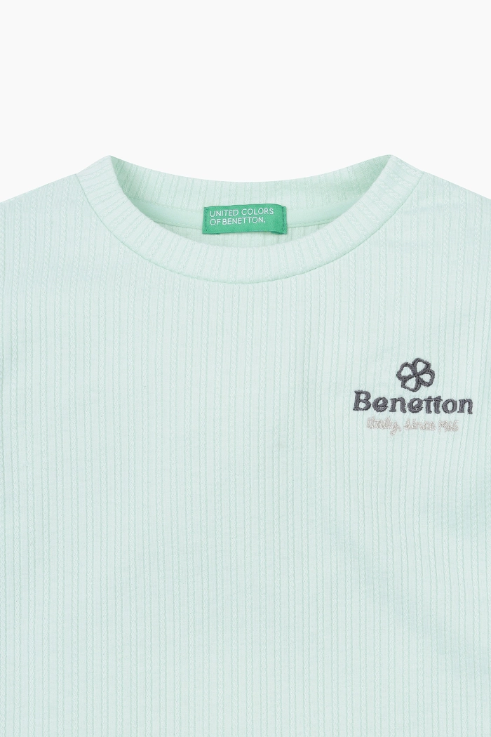 https://img.benettonmall.com/PARTS/KO/25S/QATS01511MT_PS_D2.jpg