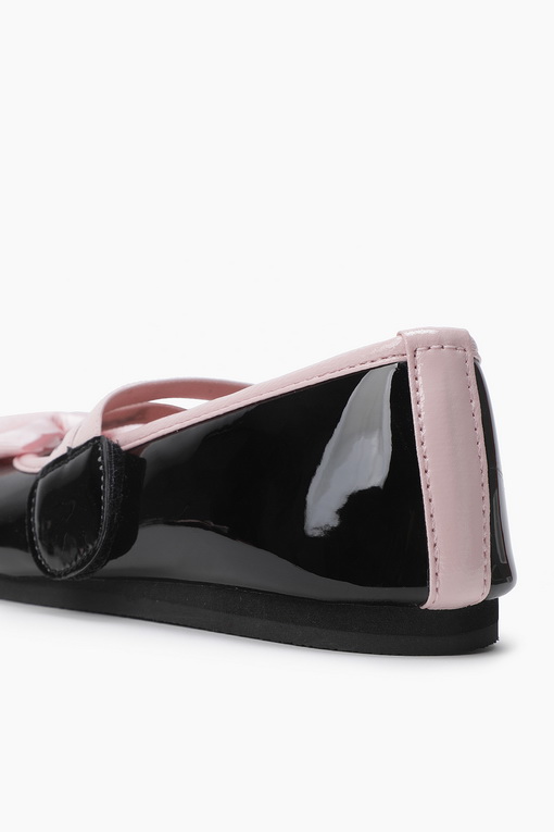 https://img.benettonmall.com/PARTS/KO/25S/QCSH03511BK_MB_D4.jpg