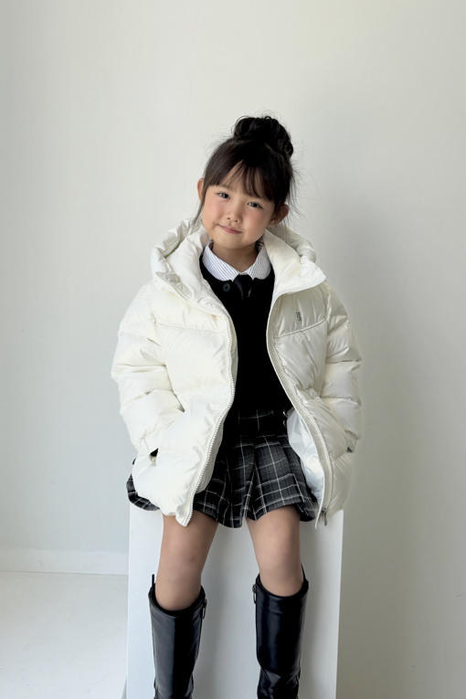 https://img.benettonmall.com/PARTS/KO/26F/QADJ01661IV_MB_E1.jpg?cb=1788777065