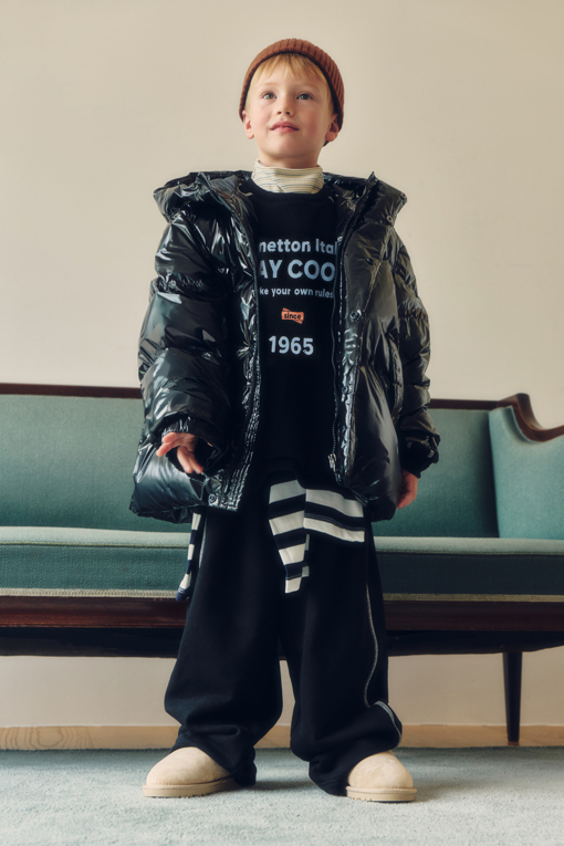 https://img.benettonmall.com/PARTS/KO/26F/QADJ02661BK_MB_D1.jpg