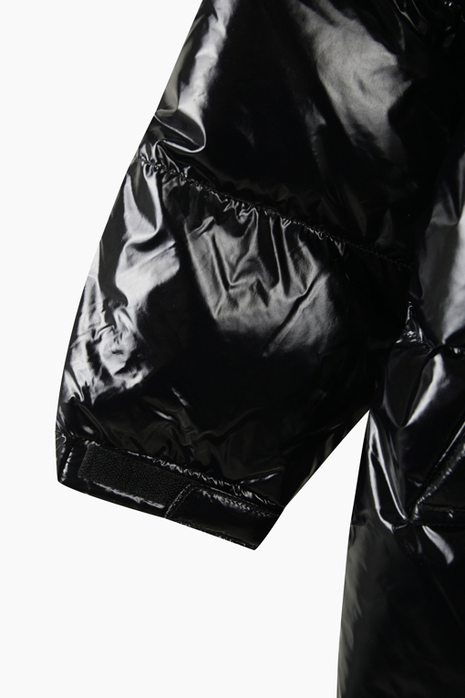 https://img.benettonmall.com/PARTS/KO/26F/QADJ02661BK_MB_D5.jpg