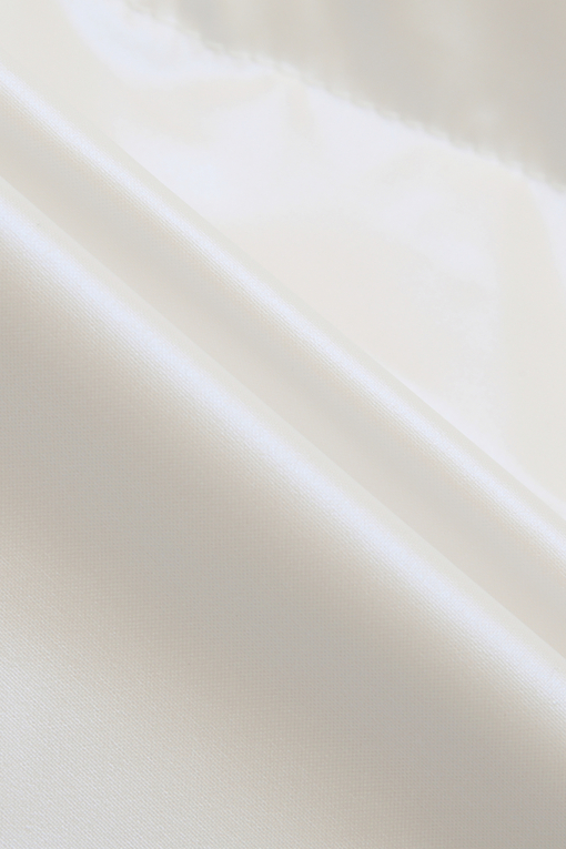 https://img.benettonmall.com/PARTS/KO/26F/QADJ02661IV_MB_D6.jpg?cb=1789642831