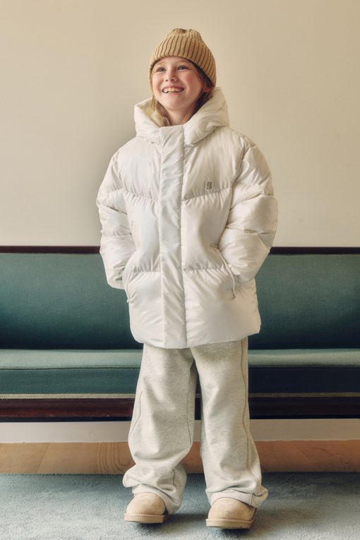 https://img.benettonmall.com/PARTS/KO/26F/QADJ02661IV_MB_L0.jpg?cb=1789642831