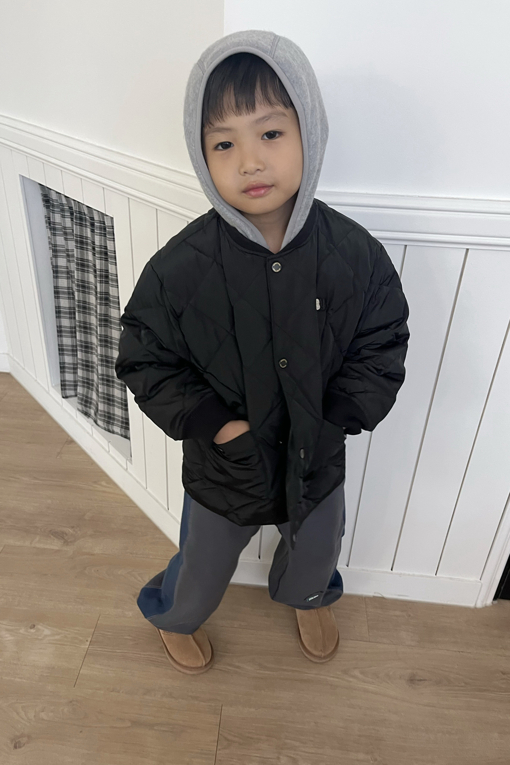 https://img.benettonmall.com/PARTS/KO/26F/QADJ04661BK_MB_E2.jpg?cb=1788777065