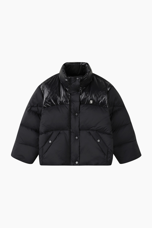 https://img.benettonmall.com/PARTS/KO/26F/QADJ05661BK_MB_D0.jpg