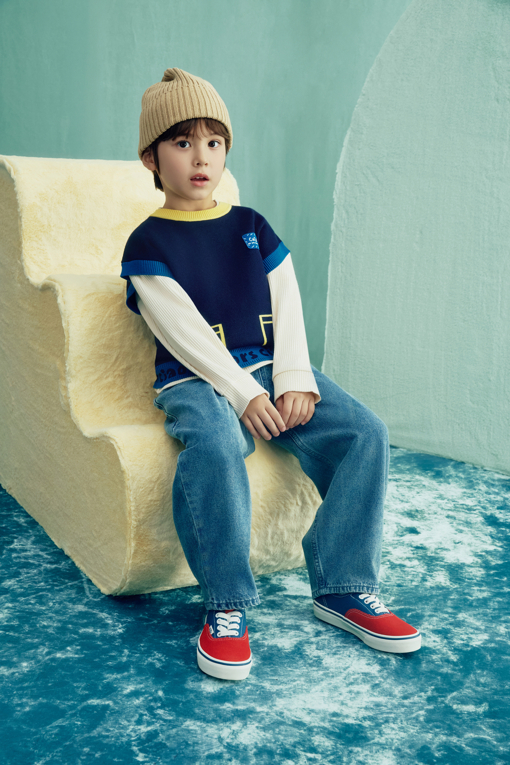 https://img.benettonmall.com/PARTS/KO/26F/QADP02641BL_MB_L1.jpg?cb=1788777065