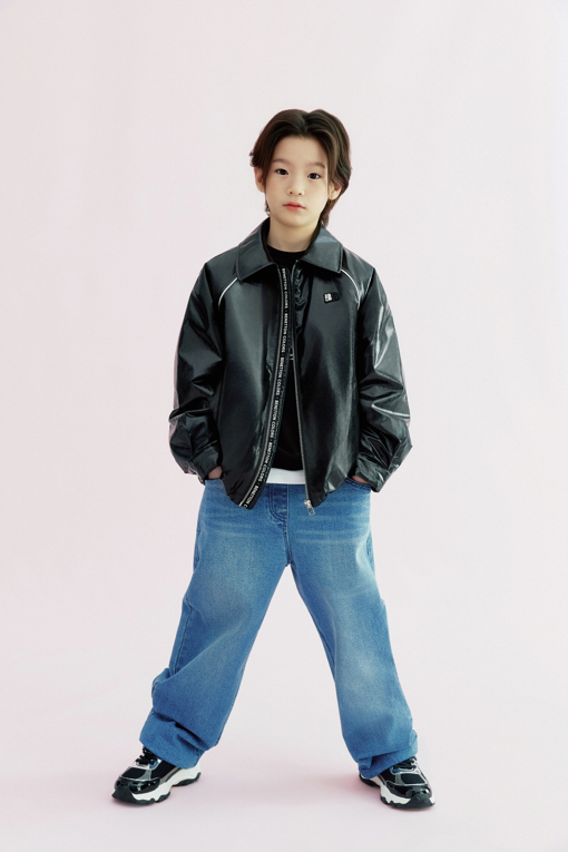 https://img.benettonmall.com/PARTS/KO/26F/QADP05641BL_MB_L2.jpg?cb=1788777065