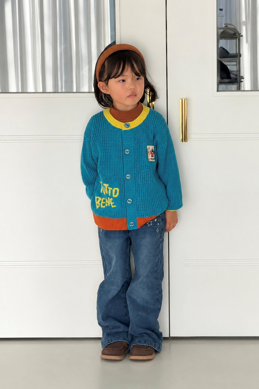 https://img.benettonmall.com/PARTS/KO/26F/QADP07661BL_MB_E0.jpg