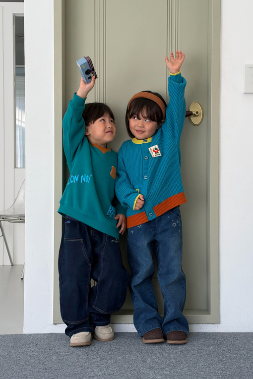 https://img.benettonmall.com/PARTS/KO/26F/QADP07661BL_MB_E3.jpg