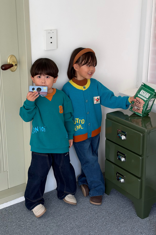 https://img.benettonmall.com/PARTS/KO/26F/QADP08661NY_MB_E9.jpg