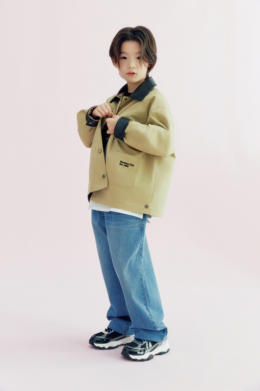https://img.benettonmall.com/PARTS/KO/26F/QAJK04641BG_MB_L3.jpg?cb=1788777065
