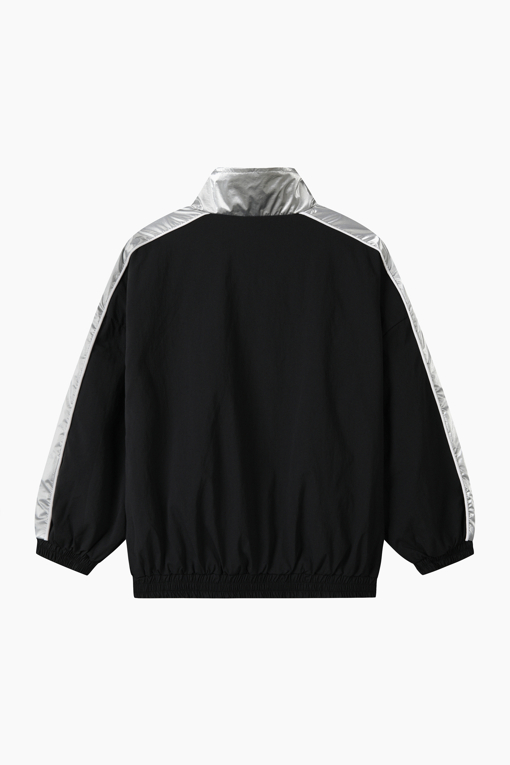 https://img.benettonmall.com/PARTS/KO/26F/QAJP01641BK_MB_D1.jpg