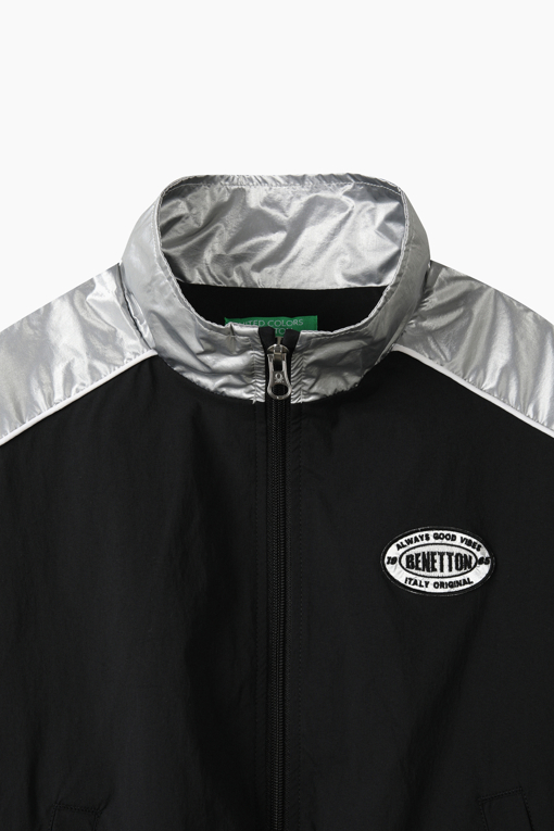 https://img.benettonmall.com/PARTS/KO/26F/QAJP01641BK_MB_D2.jpg