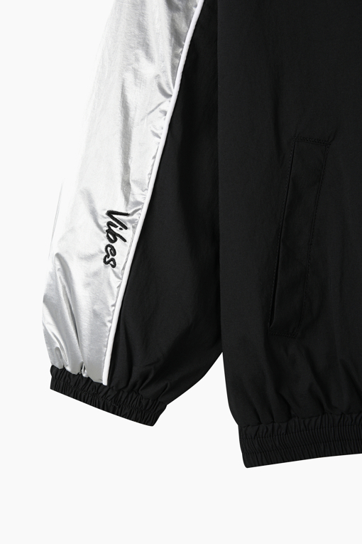 https://img.benettonmall.com/PARTS/KO/26F/QAJP01641BK_MB_D3.jpg