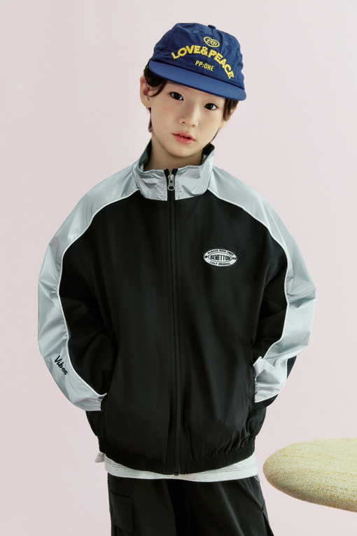 https://img.benettonmall.com/PARTS/KO/26F/QAJP01641BK_MB_L0.jpg?cb=1788777065