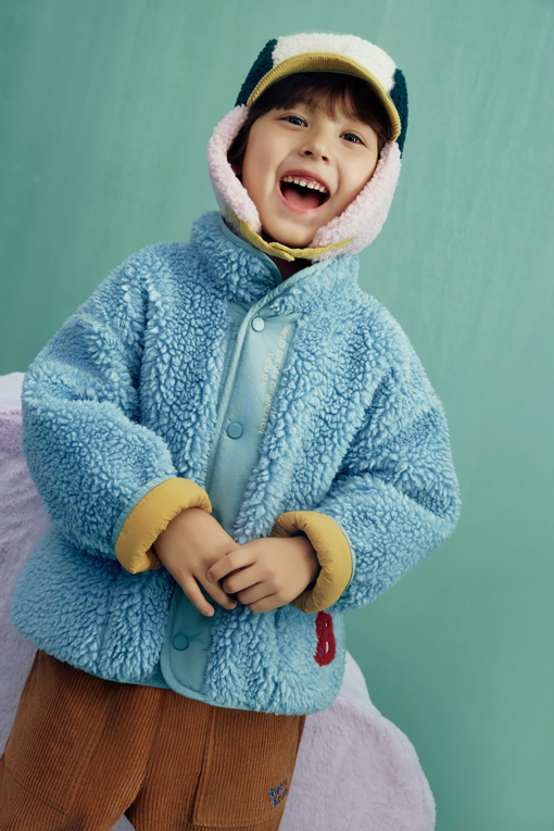 https://img.benettonmall.com/PARTS/KO/26F/QAJP03661BL_MB_L0.jpg