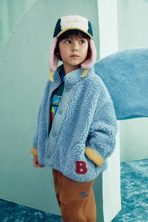 https://img.benettonmall.com/PARTS/KO/26F/QAJP03661BL_MB_L1.jpg