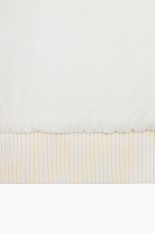 https://img.benettonmall.com/PARTS/KO/26F/QAJP04661IV_MB_D4.jpg