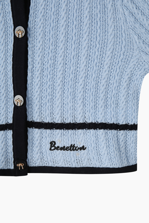 https://img.benettonmall.com/PARTS/KO/26F/QAKC04641SB_MB_D3.jpg