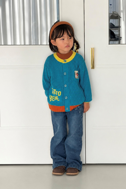 https://img.benettonmall.com/PARTS/KO/26F/QAKC05661BL_MB_E1.jpg