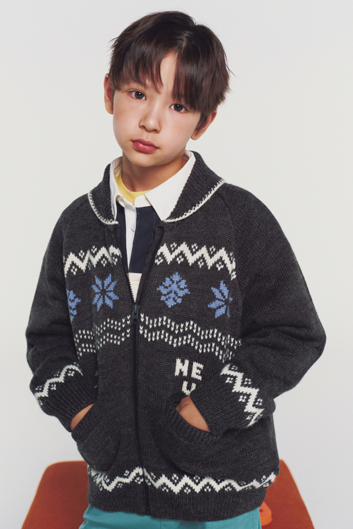https://img.benettonmall.com/PARTS/KO/26F/QAKCG1661CG_MB_L0.jpg