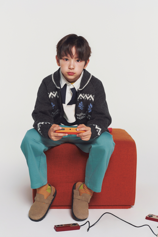 https://img.benettonmall.com/PARTS/KO/26F/QAKCG1661CG_MB_L2.jpg