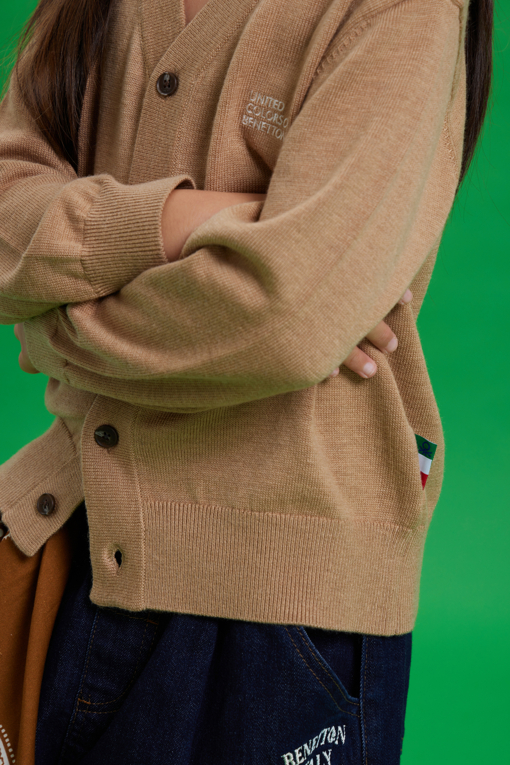 https://img.benettonmall.com/PARTS/KO/26F/QAKCG2661BG_MB_M4.jpg