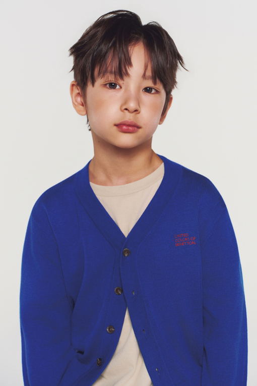 https://img.benettonmall.com/PARTS/KO/26F/QAKCG2661BL_MB_L0.jpg