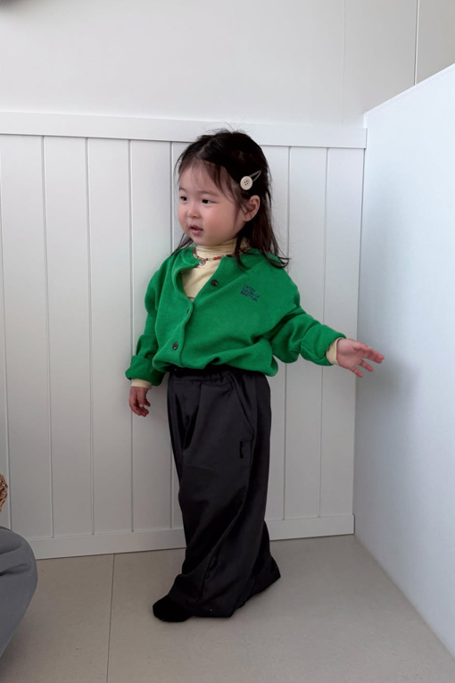 https://img.benettonmall.com/PARTS/KO/26F/QAKCG3661GN_MB_E1.jpg